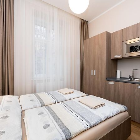 Manesova Astra Apartment Prague Luaran gambar