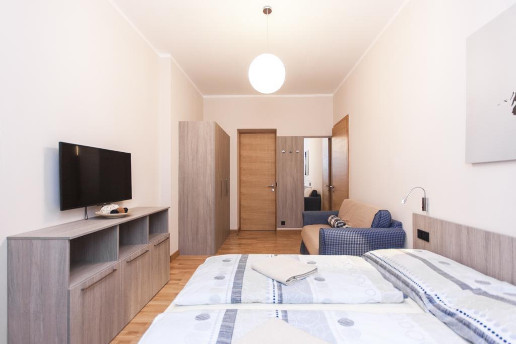 Manesova Astra Apartment Prague Bilik gambar