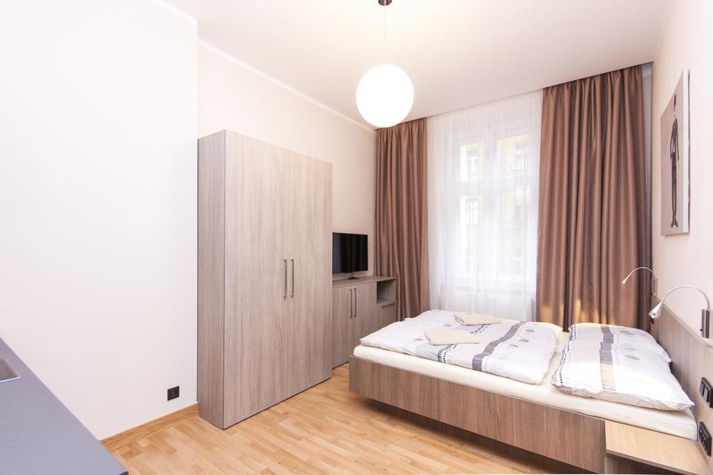 Manesova Astra Apartment Prague Bilik gambar