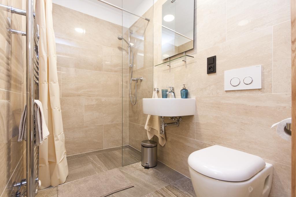 Manesova Astra Apartment Prague Bilik gambar