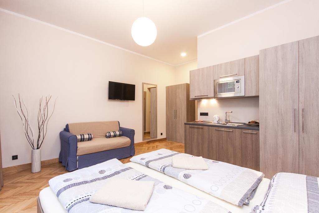 Manesova Astra Apartment Prague Bilik gambar