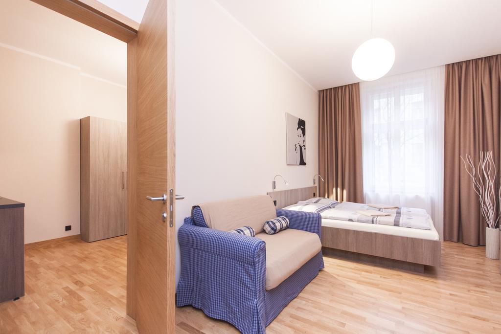 Manesova Astra Apartment Prague Bilik gambar