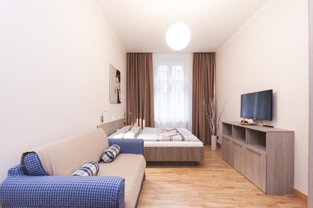 Manesova Astra Apartment Prague Bilik gambar
