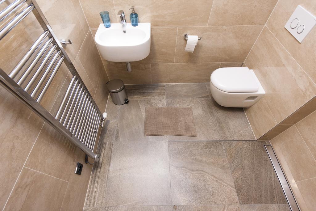 Manesova Astra Apartment Prague Bilik gambar