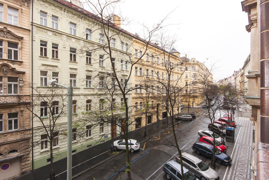 Manesova Astra Apartment Prague Bilik gambar