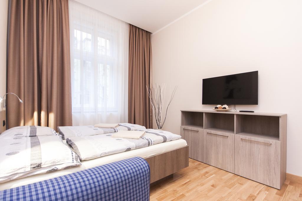 Manesova Astra Apartment Prague Bilik gambar