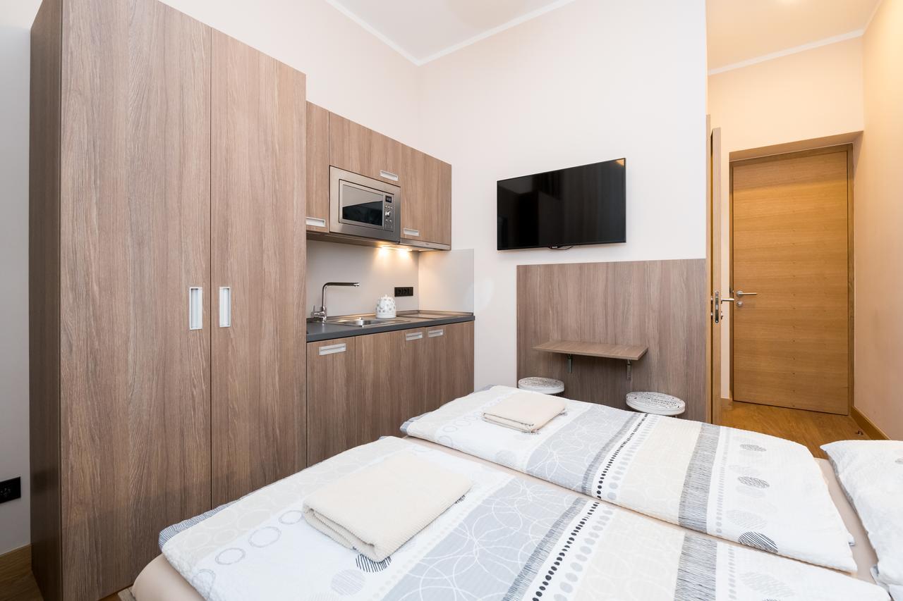 Manesova Astra Apartment Prague Luaran gambar